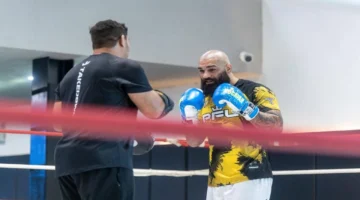 الطريق إلى دبي.. بطل عالمي يكشف كواليس رحلته الصعبة نحو حزام البطولة الجديد